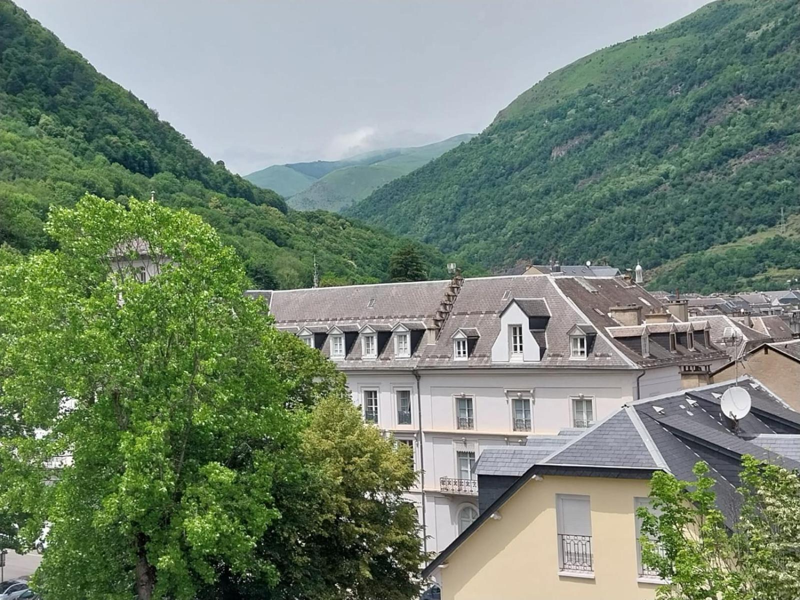 Aparthotel Royal Luchon Bagnères-de-Luchon Esterno foto
