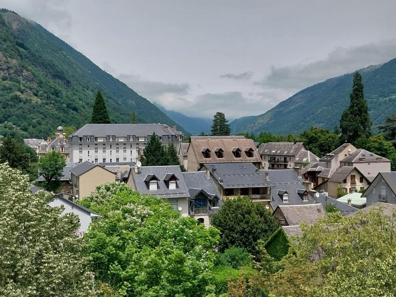 Aparthotel Royal Luchon Bagnères-de-Luchon Esterno foto